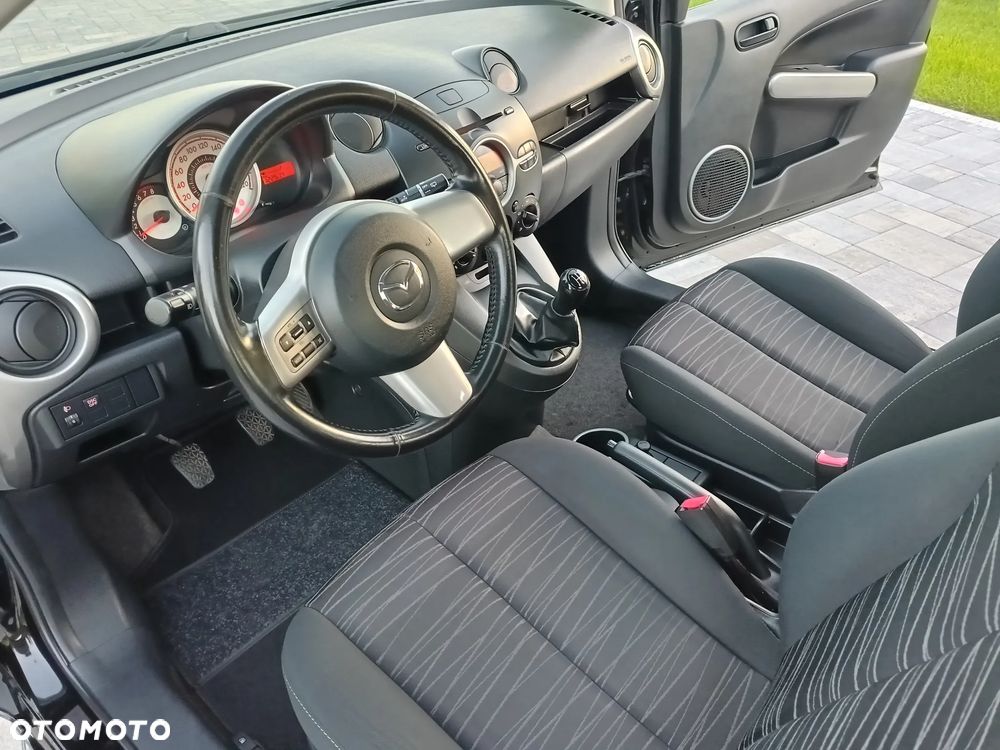 Mazda 2 - 8