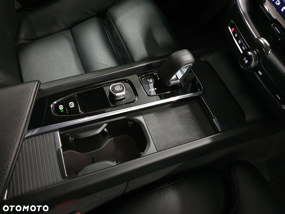 Volvo XC 60 B4 D AWD Geartronic Inscription - 17