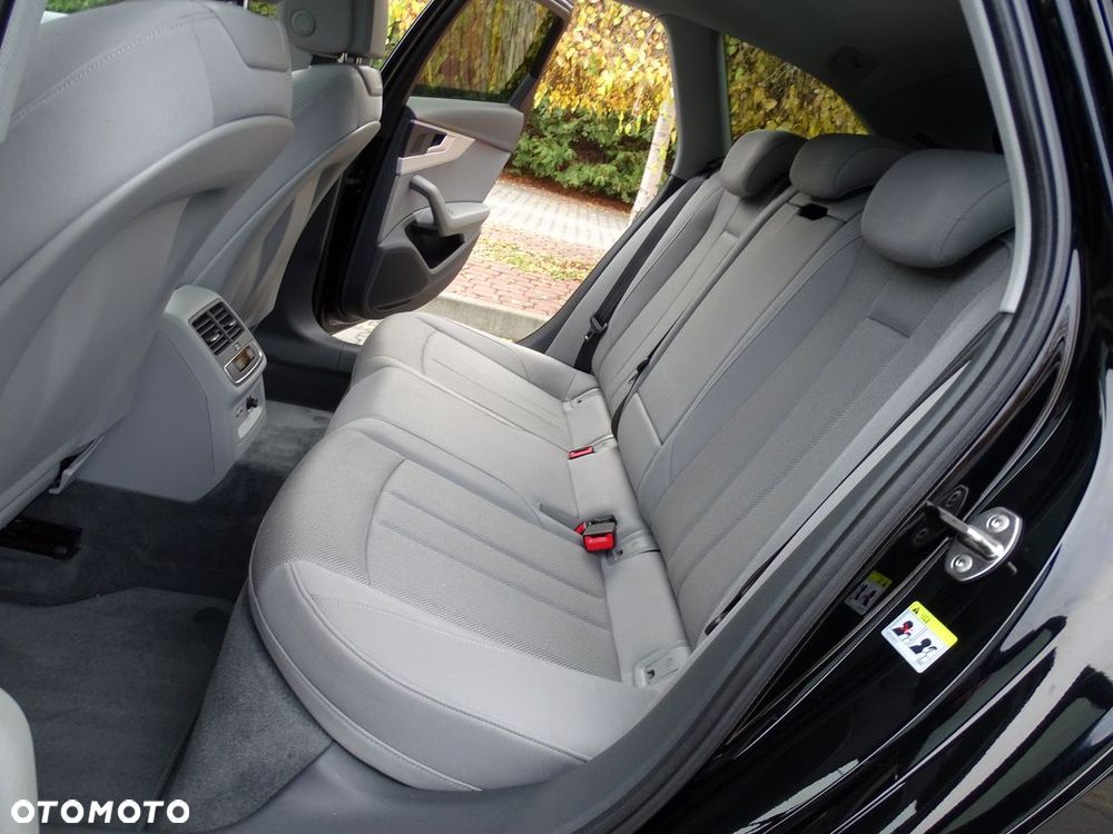 Audi A4 Avant 2.0 TDI DPF clean diesel Ambiente - 23