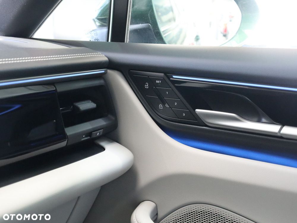Porsche Macan - 28