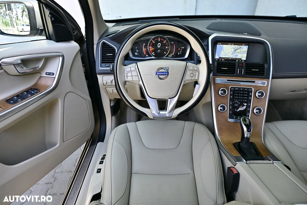 Volvo XC 60 D5 AWD Geartronic Summum - 32