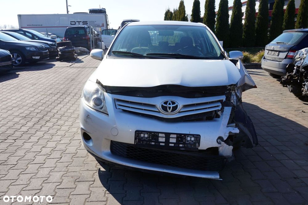 TOYOTA AURIS E15 I LIFT 5D HB 2012 1F7 1.6 16V 1ZR-FAE 132KM EC60 SREBRNY na części - 8