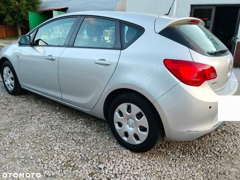 Opel Astra 1.7 CDTI Essentia - 9