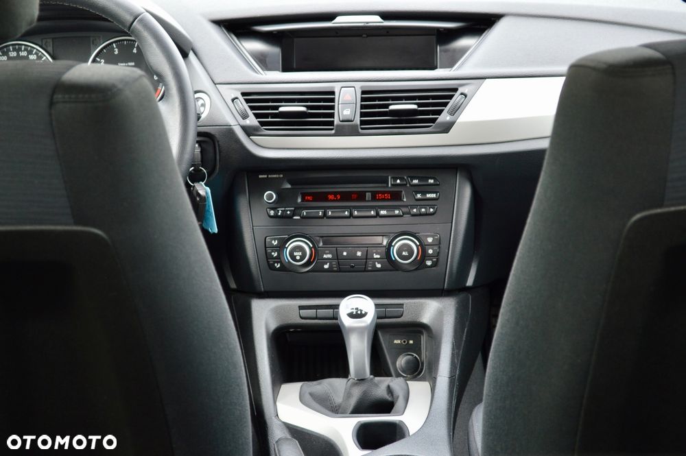 BMW X1 sDrive18i - 16