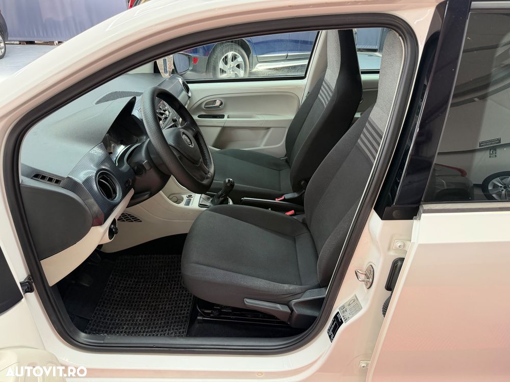 Volkswagen up! - 10