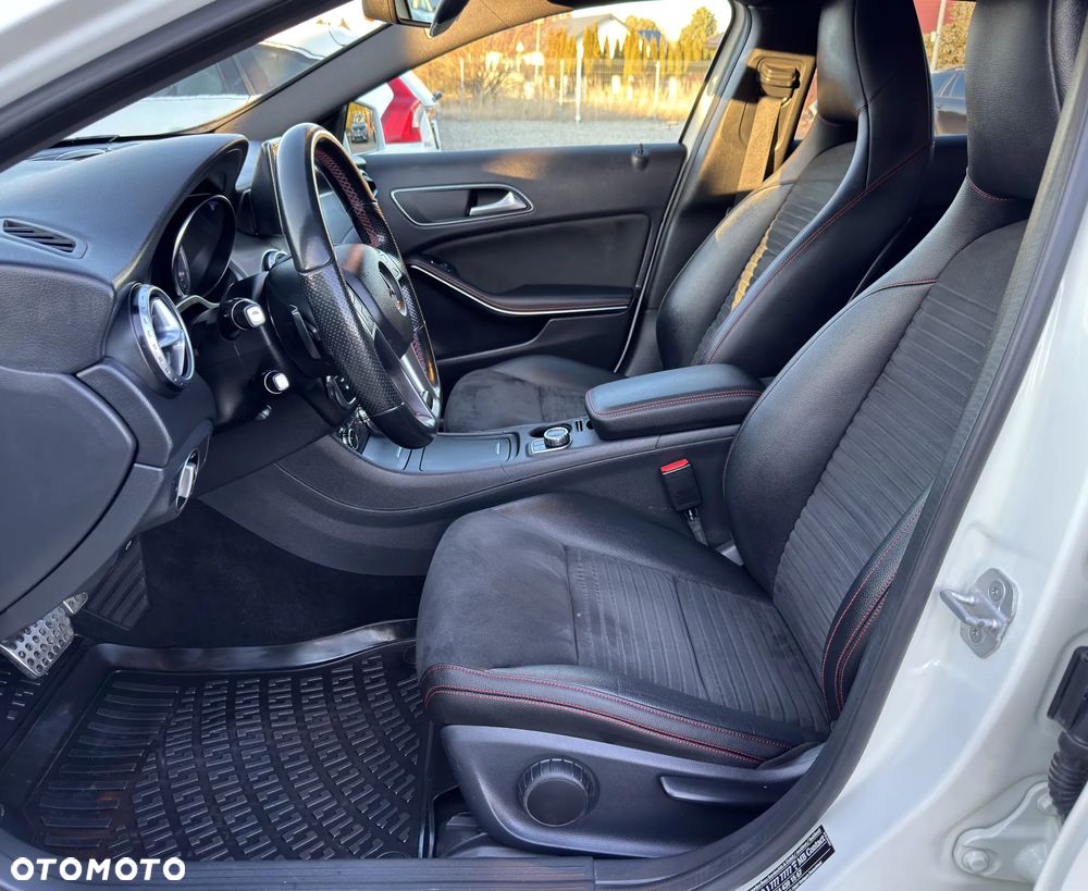 Mercedes-Benz GLA 200 (CDI) d 4Matic 7G-DCT AMG Line - 15