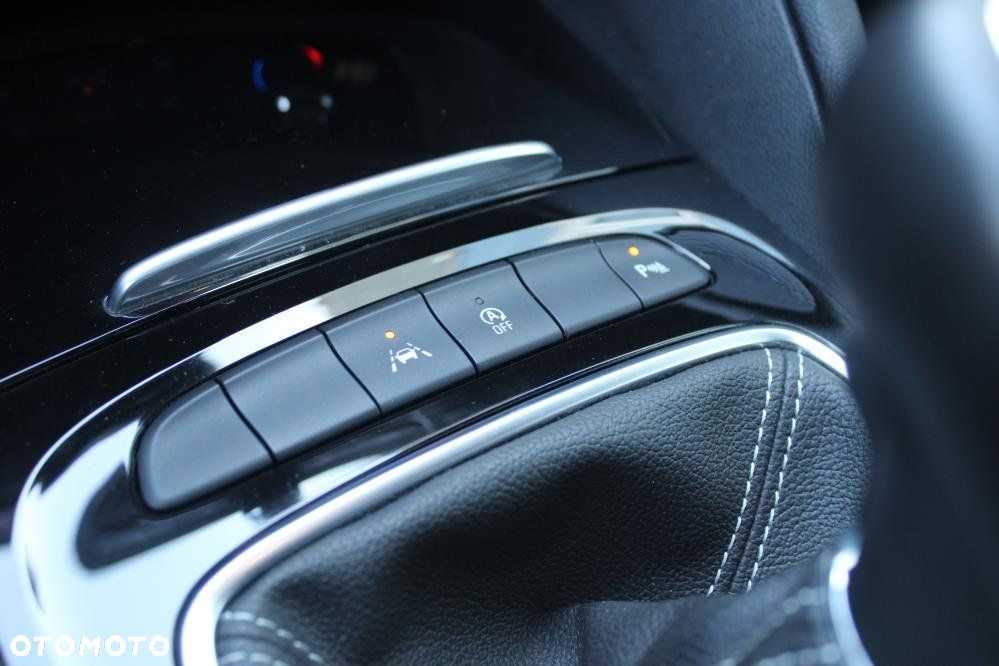Opel Insignia - 19