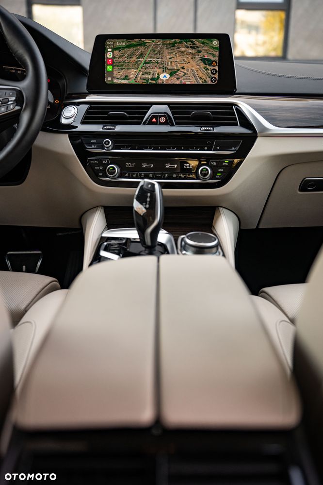 BMW Seria 5 530e iPerformance xDrive Luxury Line sport - 14
