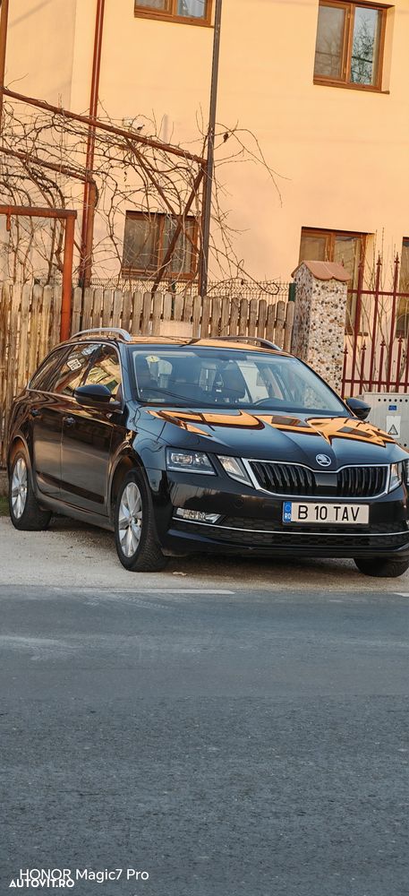 Skoda Octavia 1.6 TDI DSG Ambition - 8