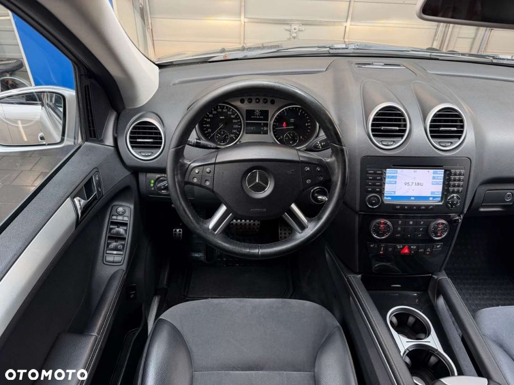 Mercedes-Benz ML - 11