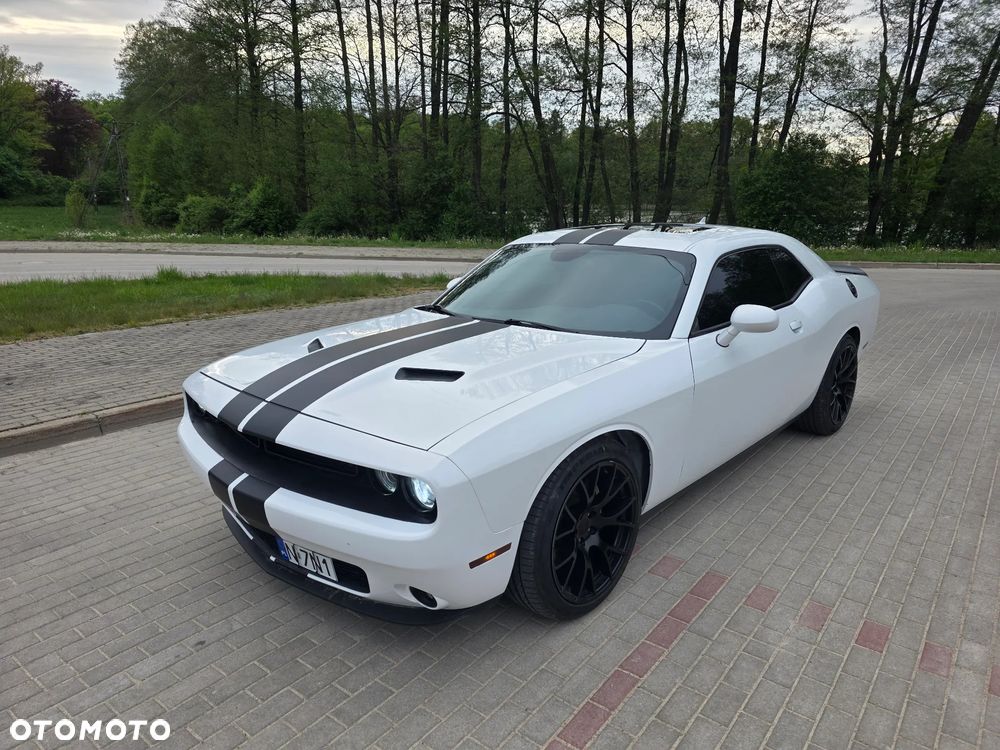 Dodge Challenger - 8