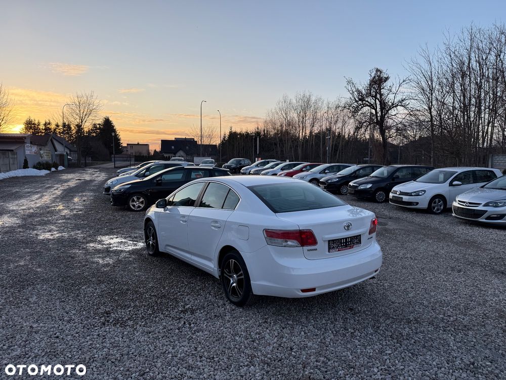 Toyota Avensis 1.6 Comfort - 7