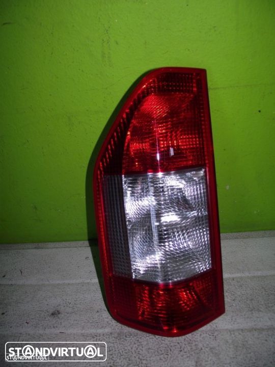 Farolim de Trás Esquerdo Mercedes Sprinter - 2003 / 2006 - FR882 - 1