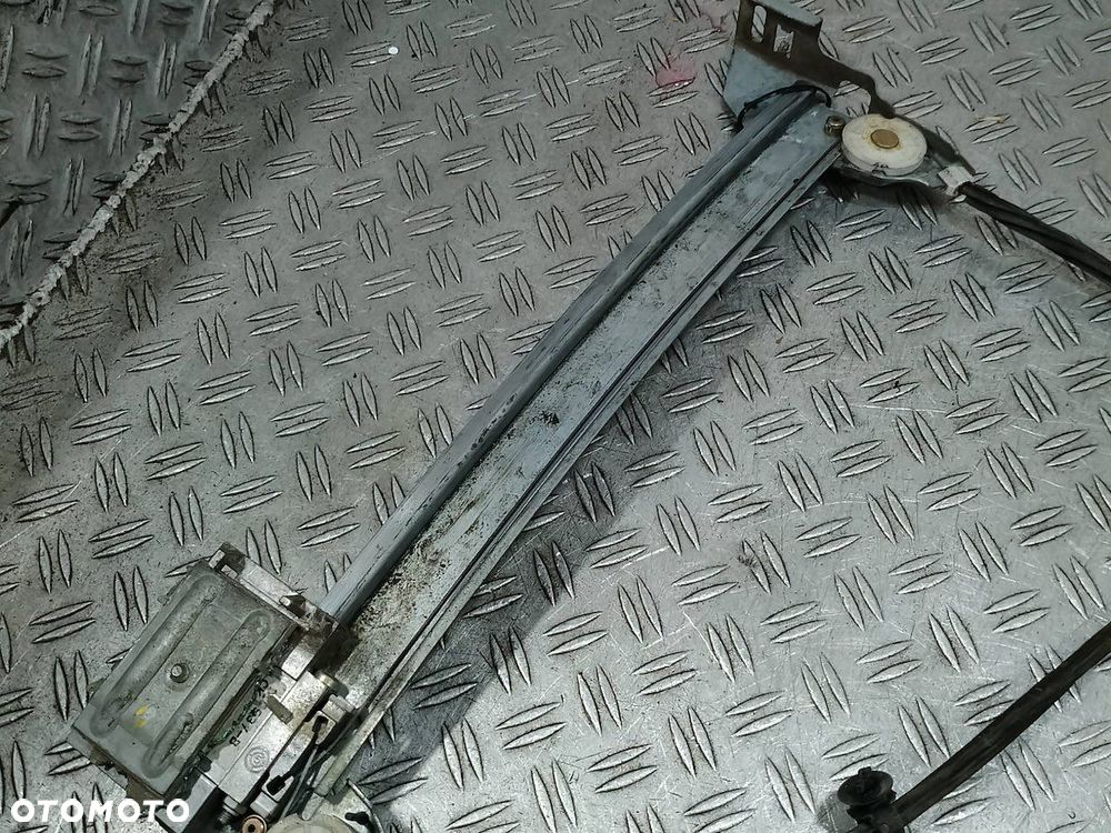 PODNOŚNIK SZYBY LEWY PRZÓD RENAULT MEGANE II 403241 - 6