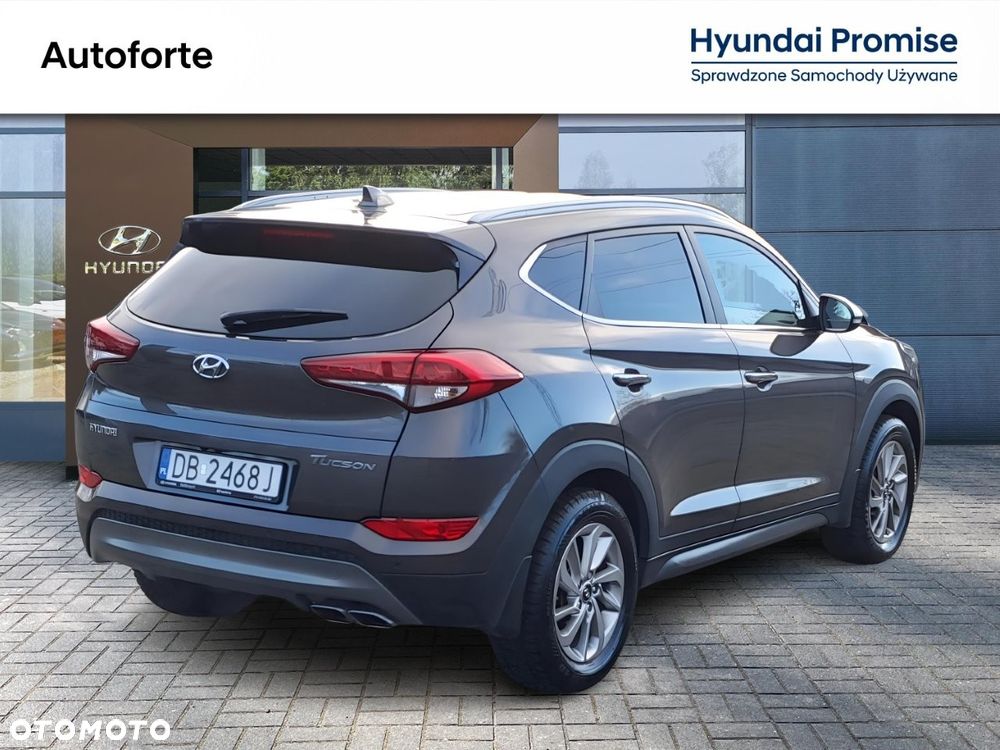 Hyundai Tucson 2.0 CRDI BlueDrive Style 2WD - 5