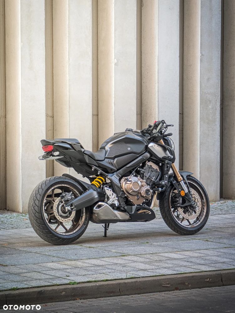 Honda CB - 1