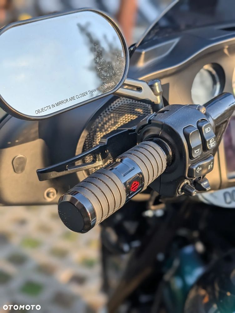 Harley-Davidson Touring Street Glide - 12