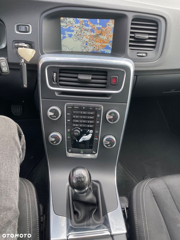 Volvo V60 D4 Edition - 21