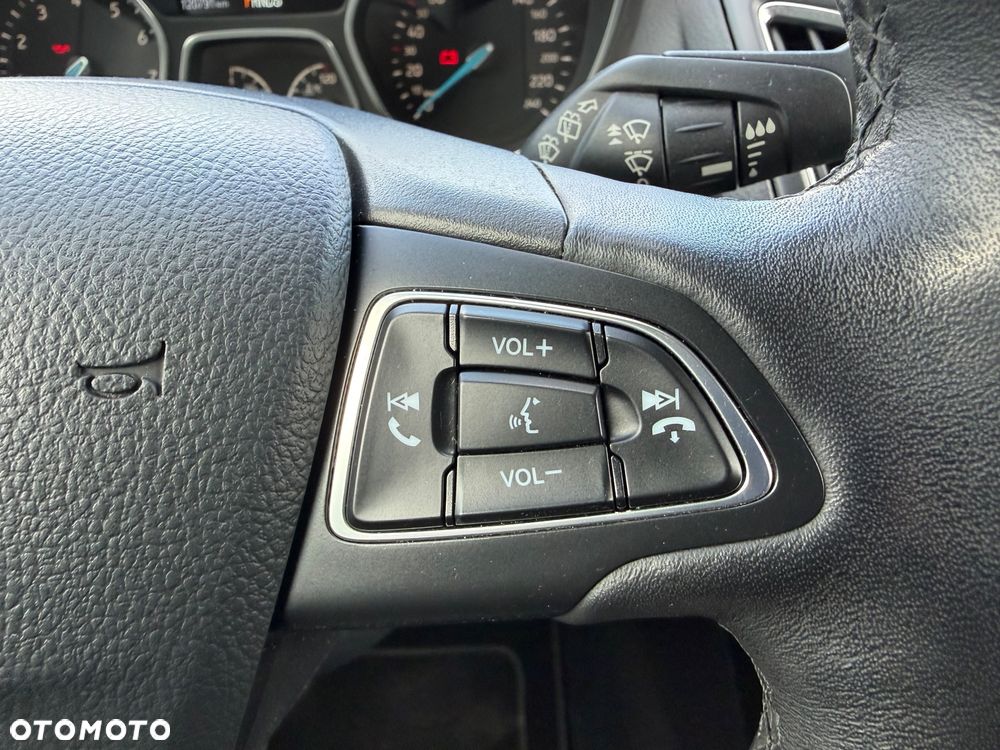 Ford Focus 1.0 EcoBoost Titanium - 27