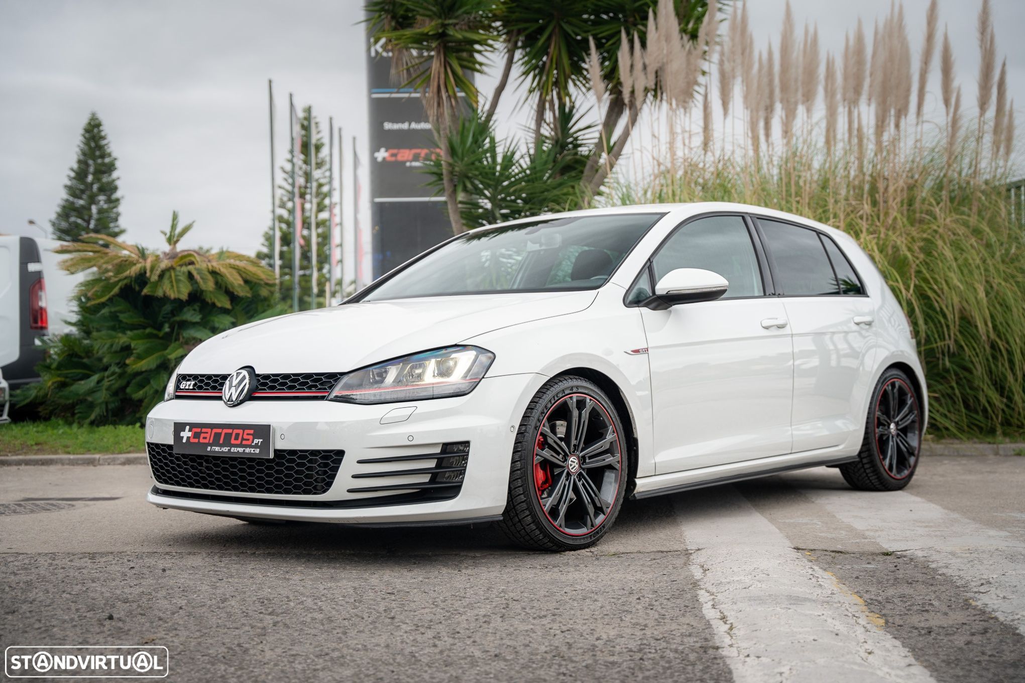 VW Golf 2.0 TSI R DSG - 1