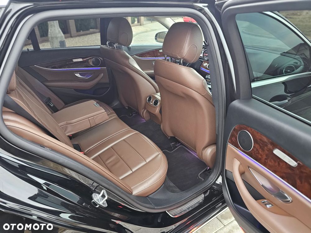 Mercedes-Benz Klasa E 220 d 9G-TRONIC Exclusive - 8