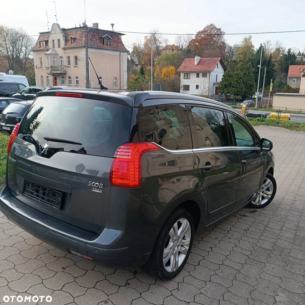 Peugeot 5008 1.6 THP Allure 7os - 4