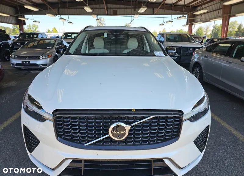 Volvo XC 60 B5 B AWD Ultra Dark - 2