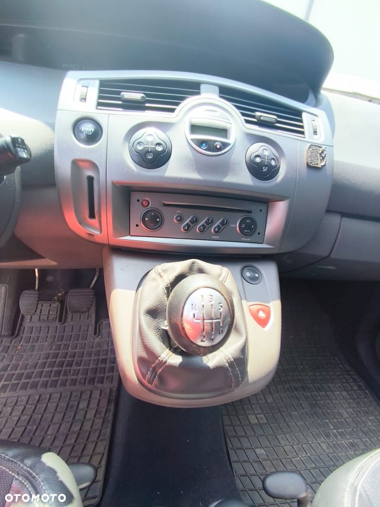 Renault Scenic 2.0 dCi Expression - 14