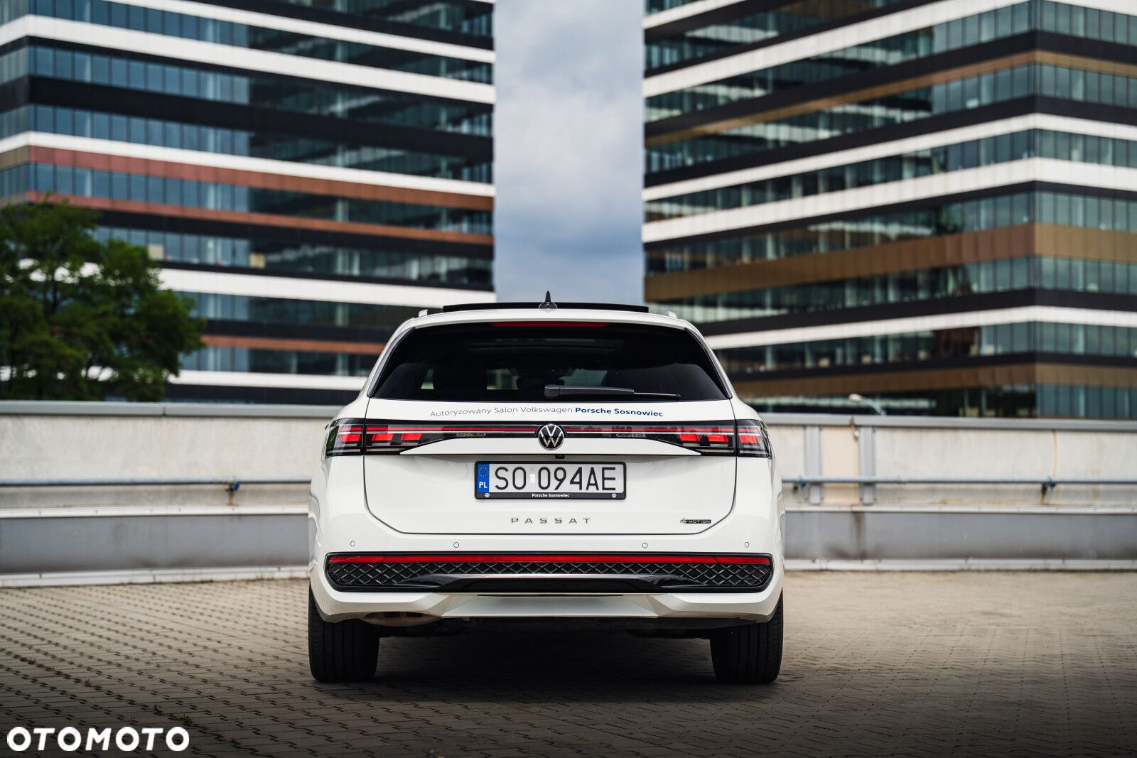 Volkswagen Passat - 11