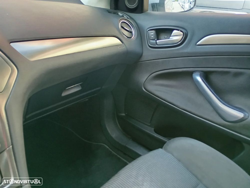 Ford Mondeo SW 1.8 TDCi Titanium - 10