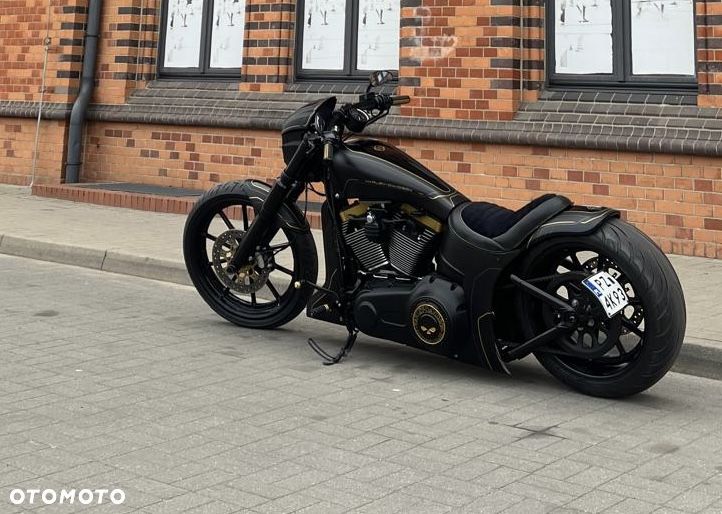 Harley-Davidson Softail Breakout - 15