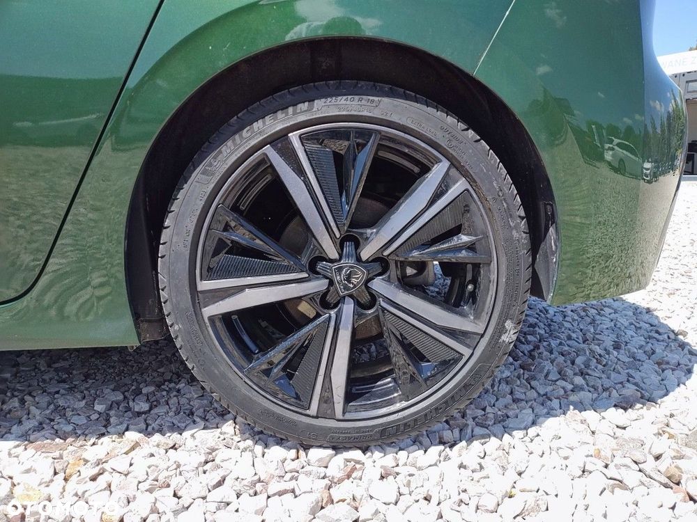 Peugeot 308 - 8