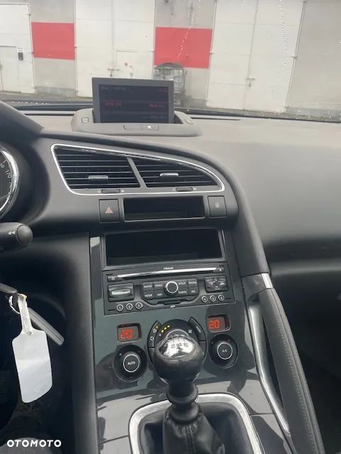 Peugeot 3008 1.6 Premium+ - 11