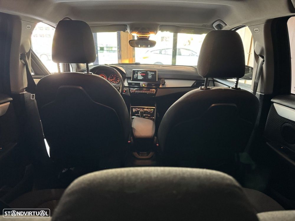 BMW 216 Active Tourer d Line Luxury Auto - 29