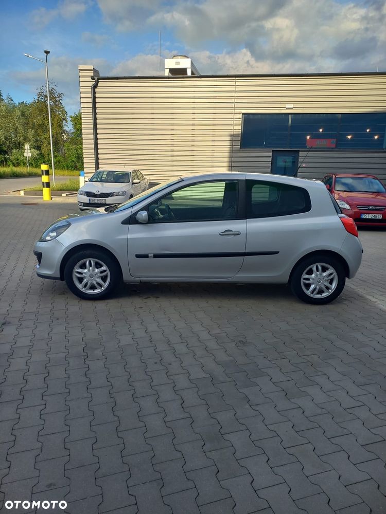 Renault Clio - 12