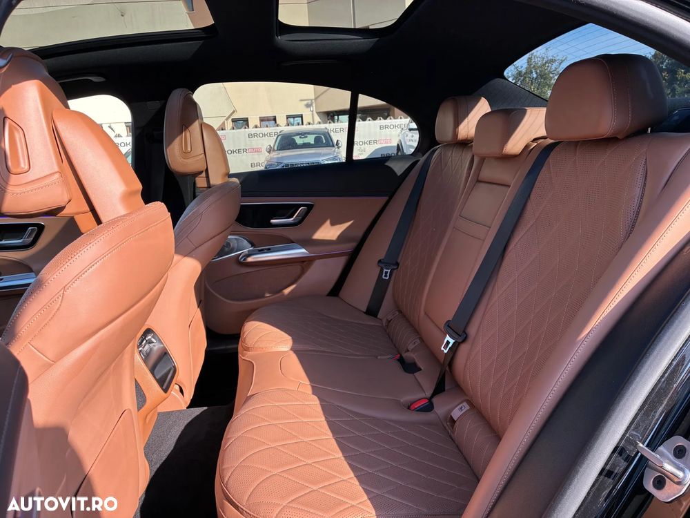 Mercedes-Benz E 300 4MATIC PHEV - 30