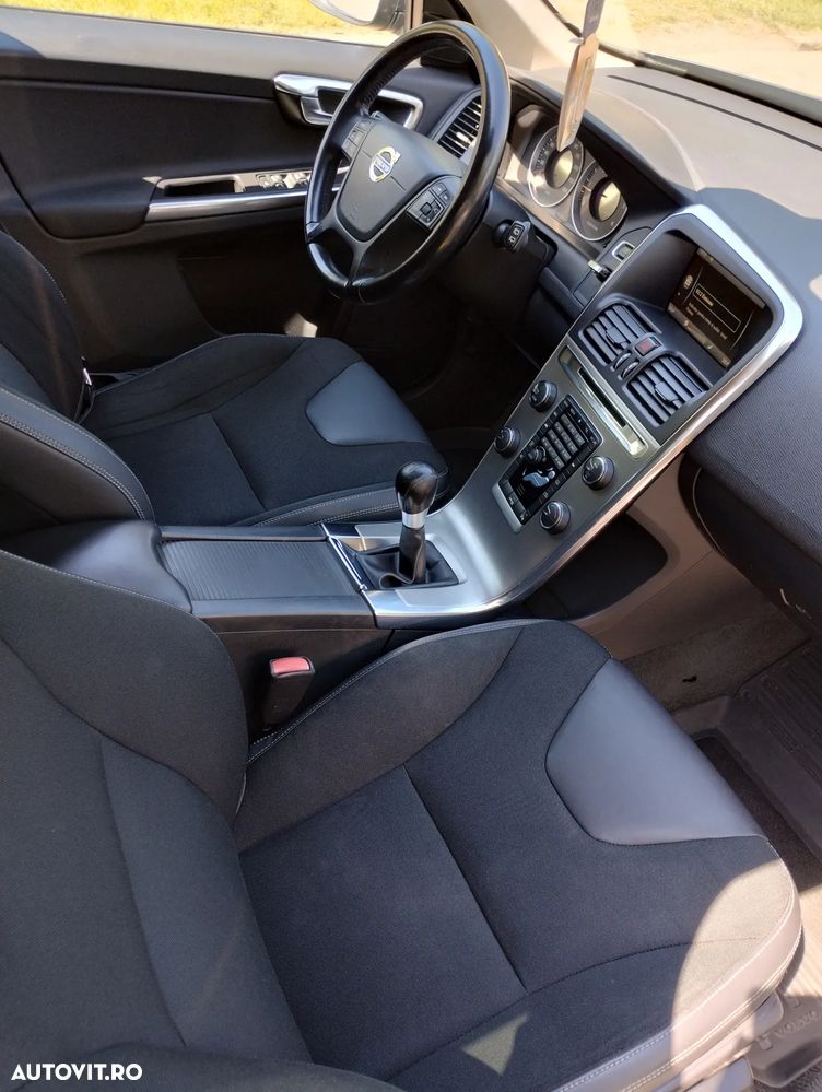 Volvo XC 60 DRIVe R Design - 10