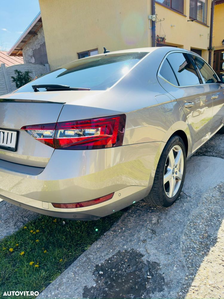 Skoda Superb 1.6 TDI DSG Ambition - 3