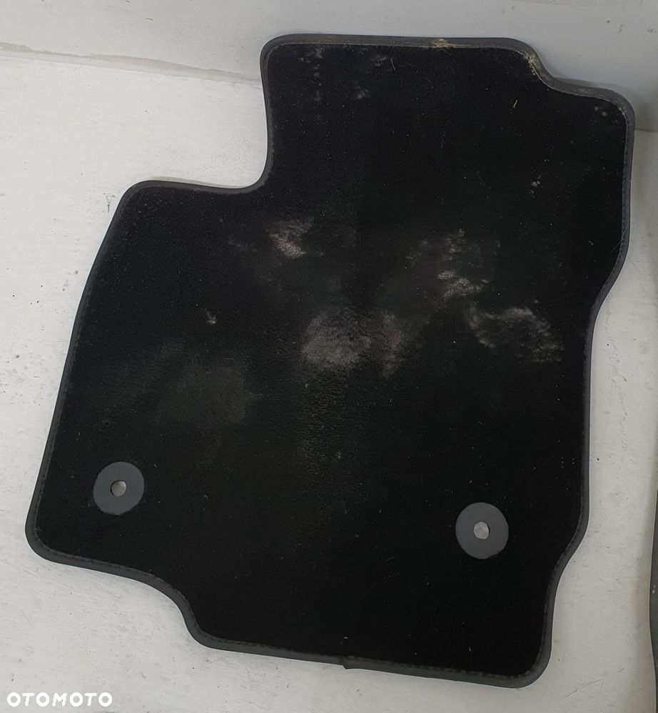DYWANIKI CHODNICZKI WELUROWE FORD B-MAX 4SZT - 5