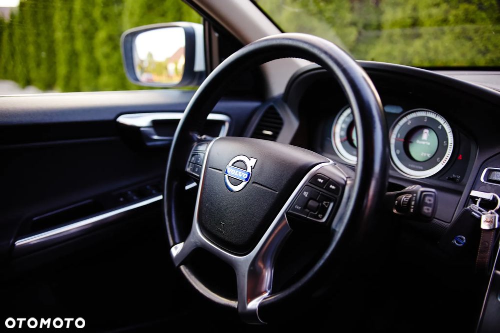 Volvo XC 60 D4 Momentum - 23