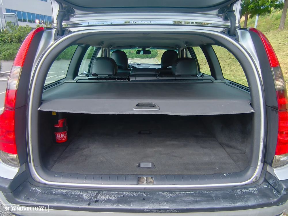 Volvo V70 2.4 D5 - 12