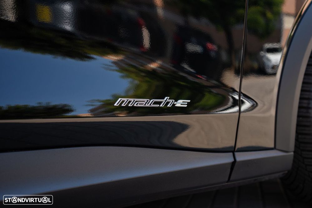 Ford Mustang Mach-E Standard - 35