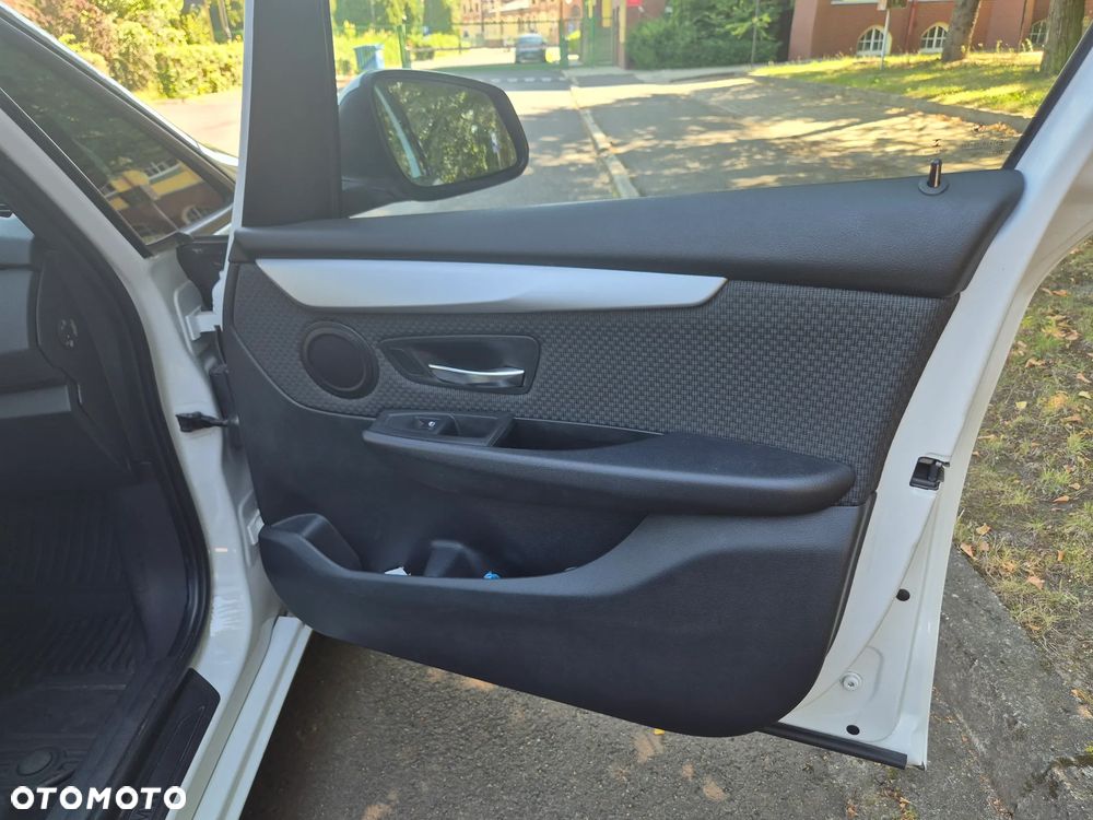 BMW Seria 2 218d Advantage - 16