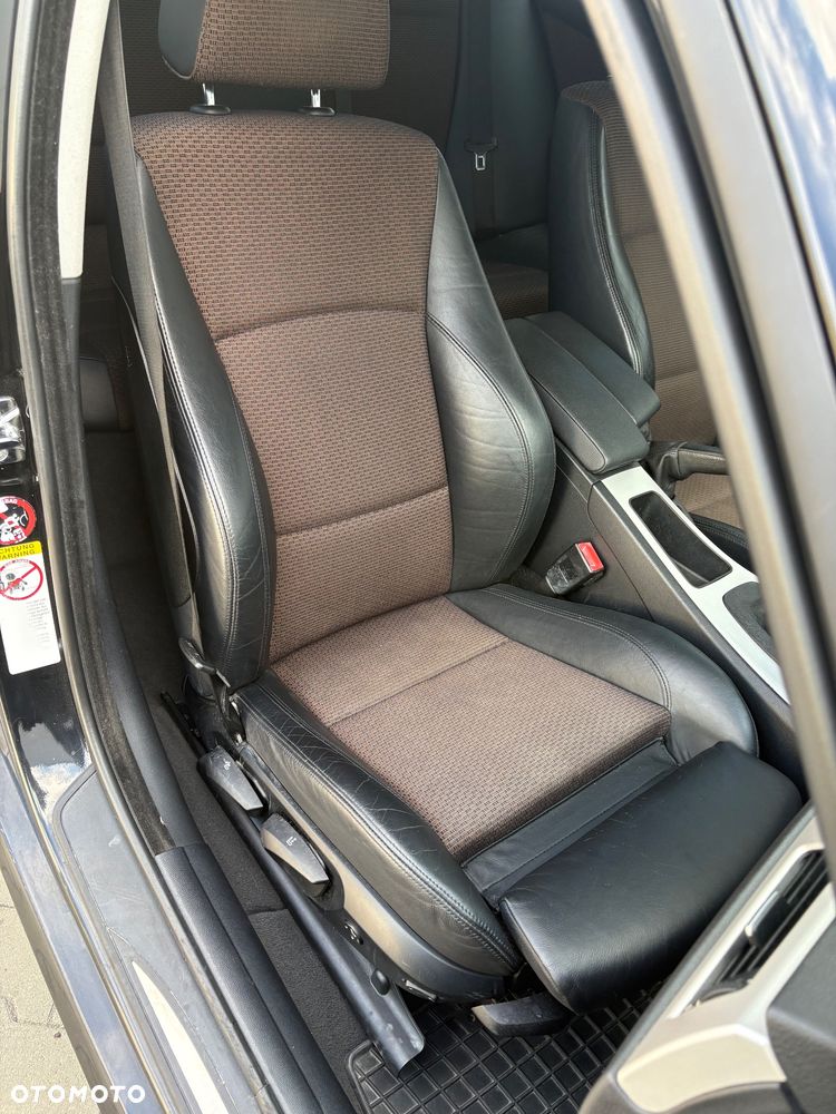 BMW Seria 3 318d DPF Edition Sport - 12