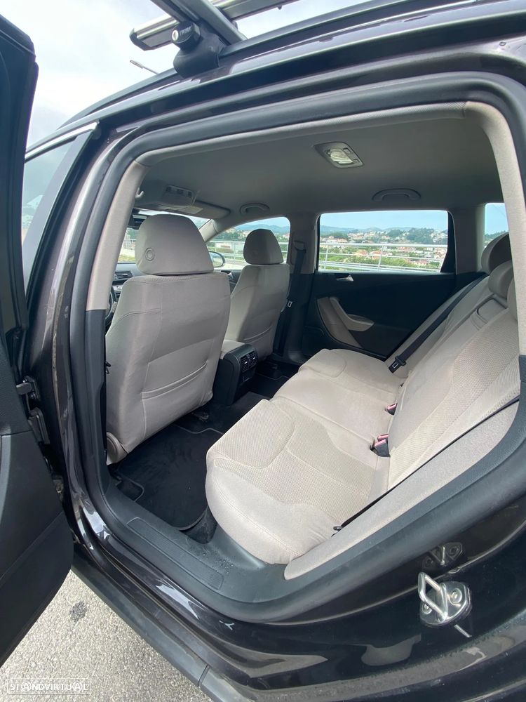 VW Passat Variant 2.0 TDI Highline - 14