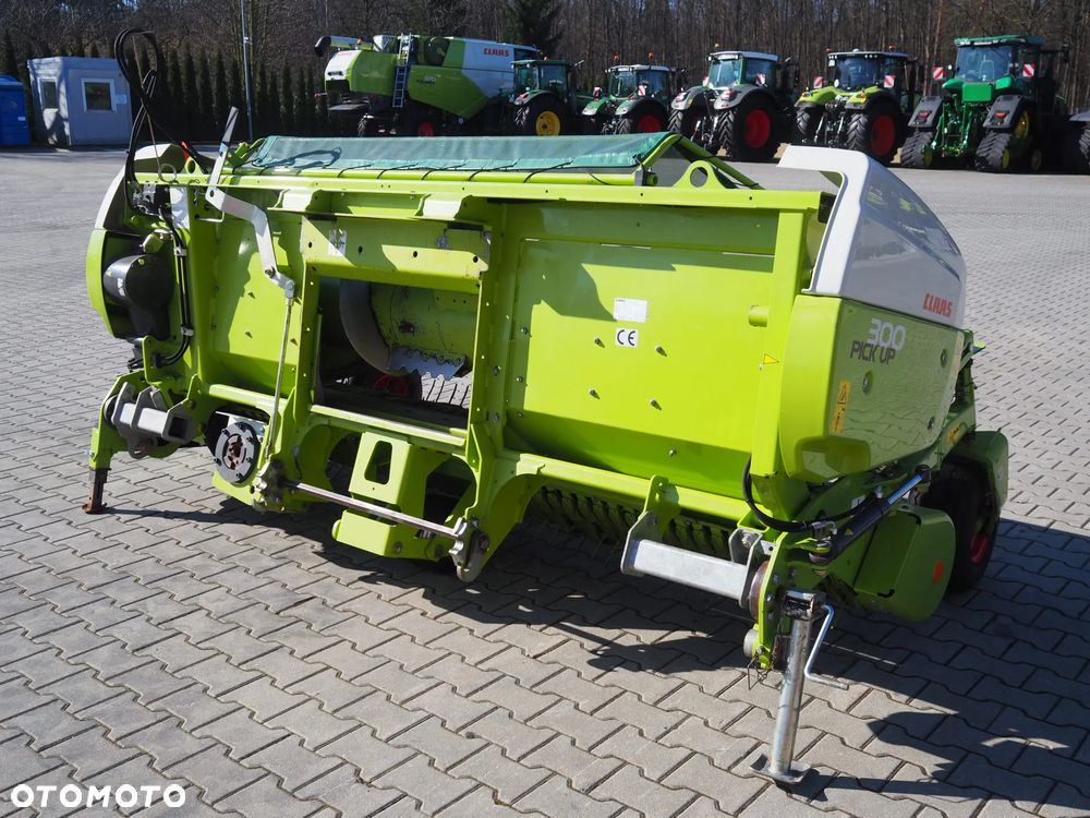 Claas PICK UP 300 HD - 8