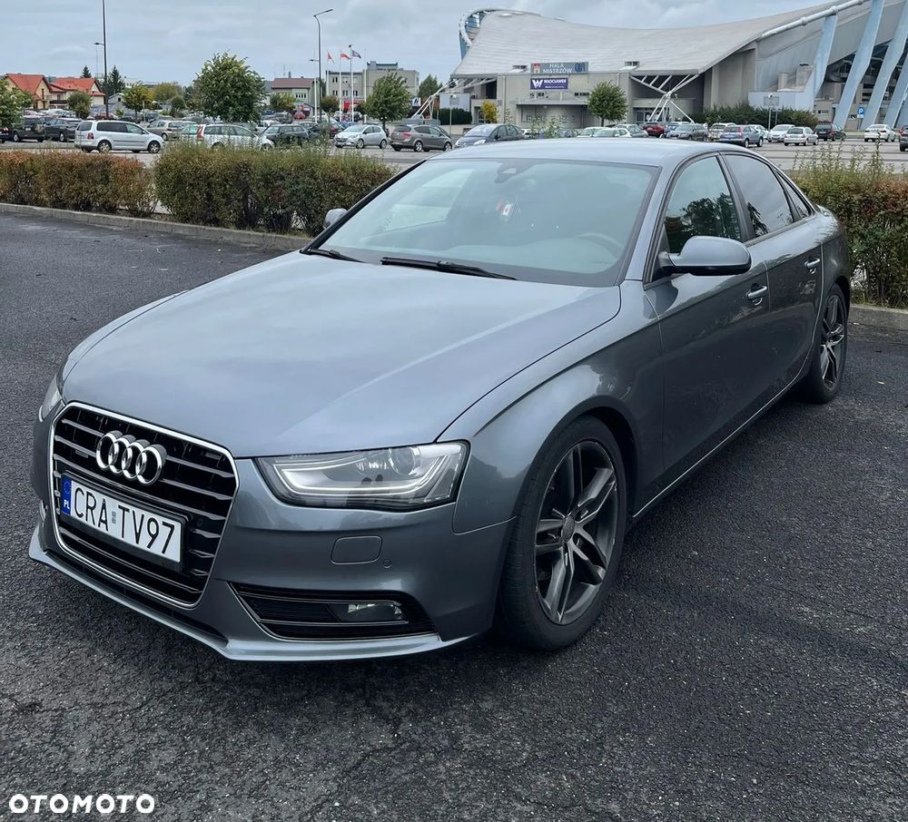 Audi A4 Limousine - 4