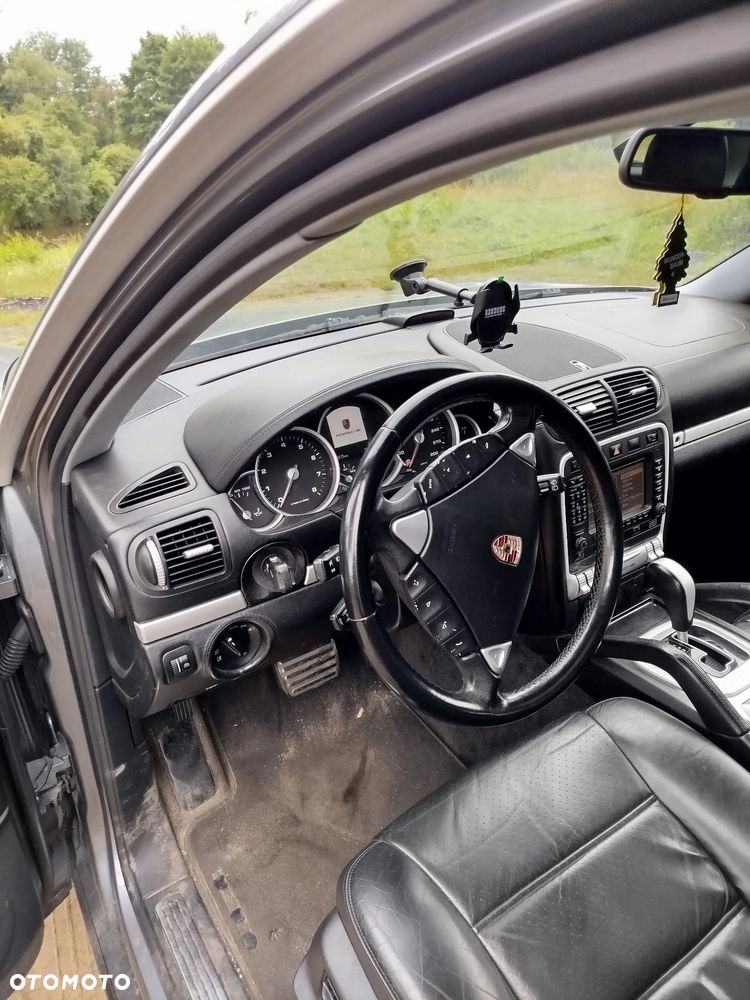 Porsche Cayenne - 7