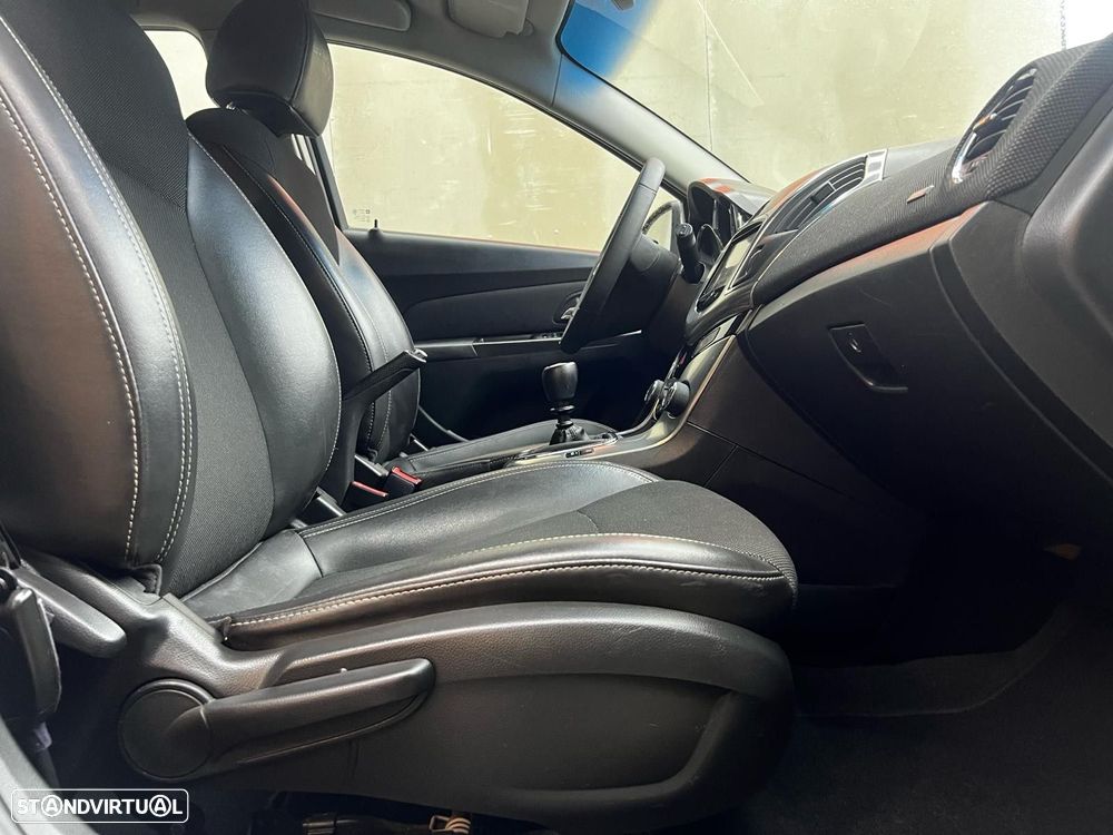Chevrolet Cruze SW 1.7 VCDi LTZ - 13