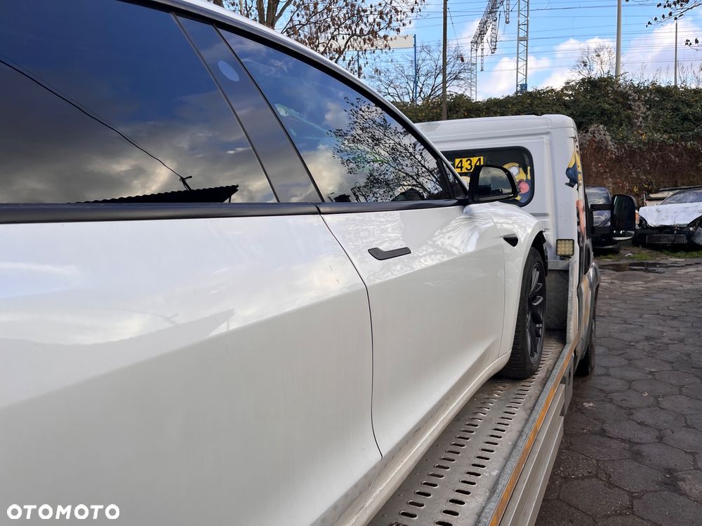 Tesla Model 3 Langstreckenbatterie Allradantrieb Dual Motor Performance - 5
